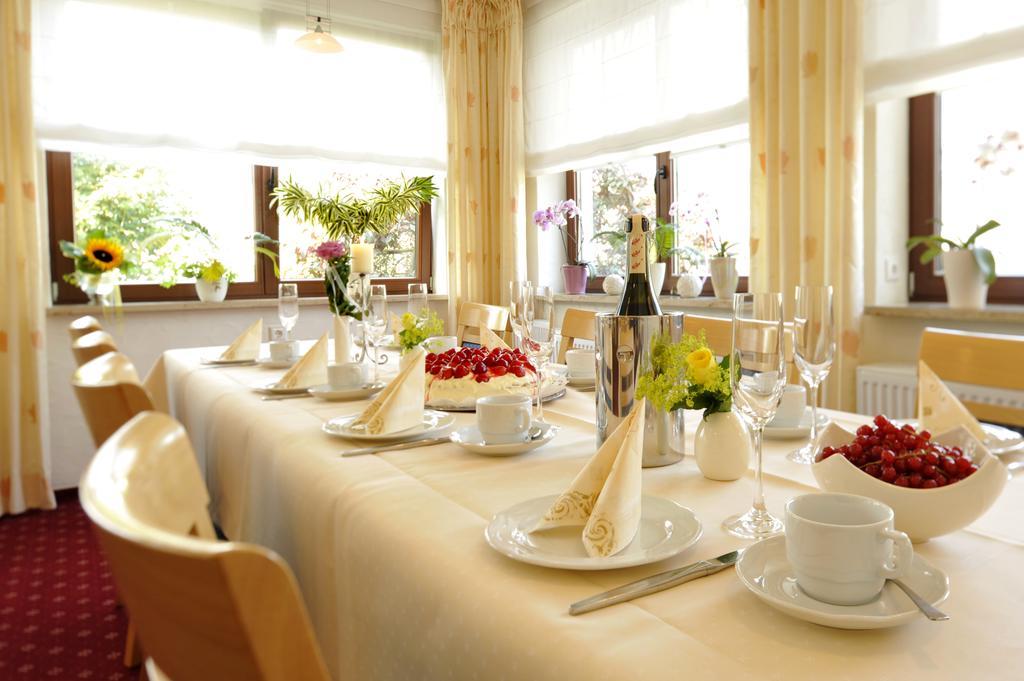 Hotel & Ferienappartements Edelweiss Willingen  Extérieur photo