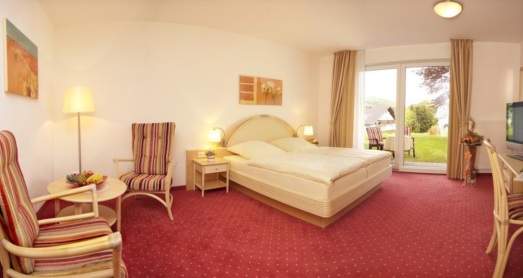 Hotel & Ferienappartements Edelweiss Willingen  Extérieur photo
