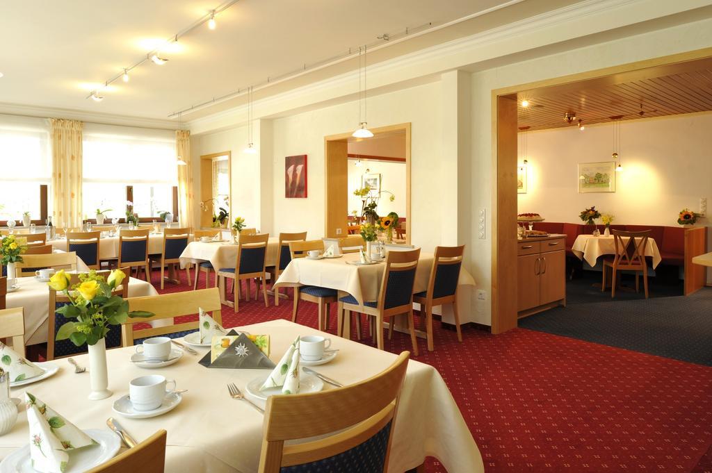 Hotel & Ferienappartements Edelweiss Willingen  Extérieur photo