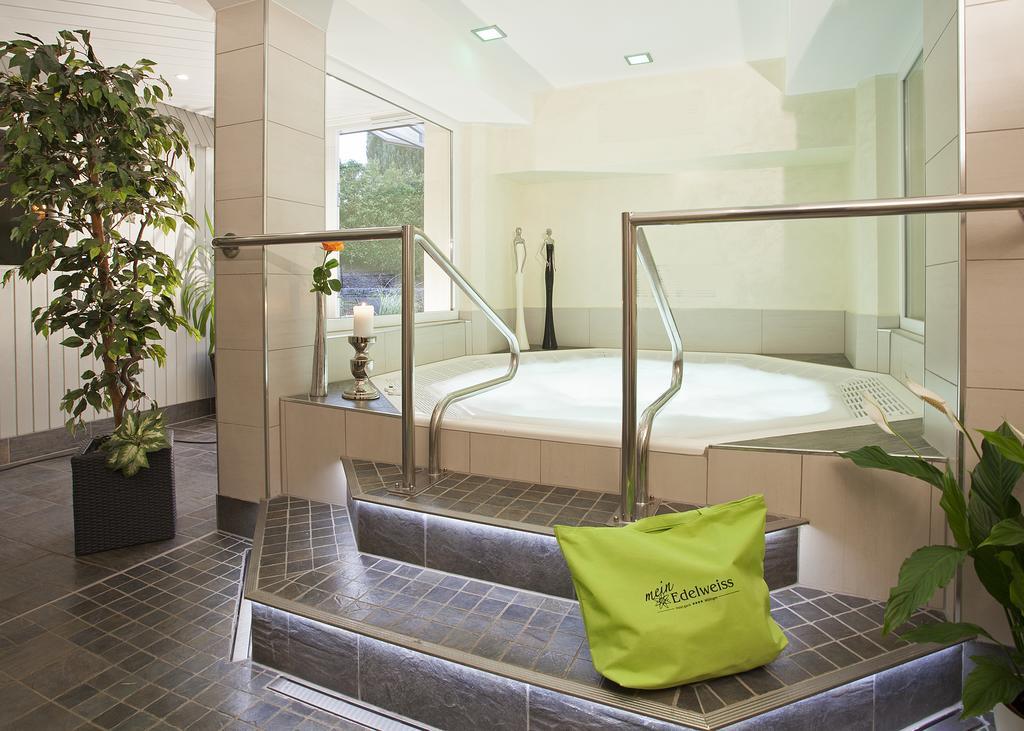Hotel & Ferienappartements Edelweiss Willingen  Extérieur photo